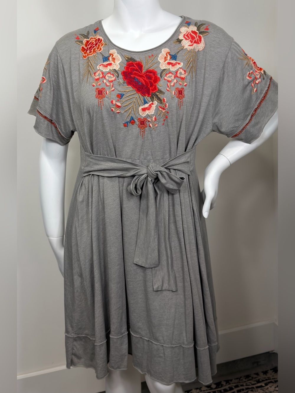Johnny Was Los Angeles Embroidered Gray Floral Boho Dress Belted Women’s XXL